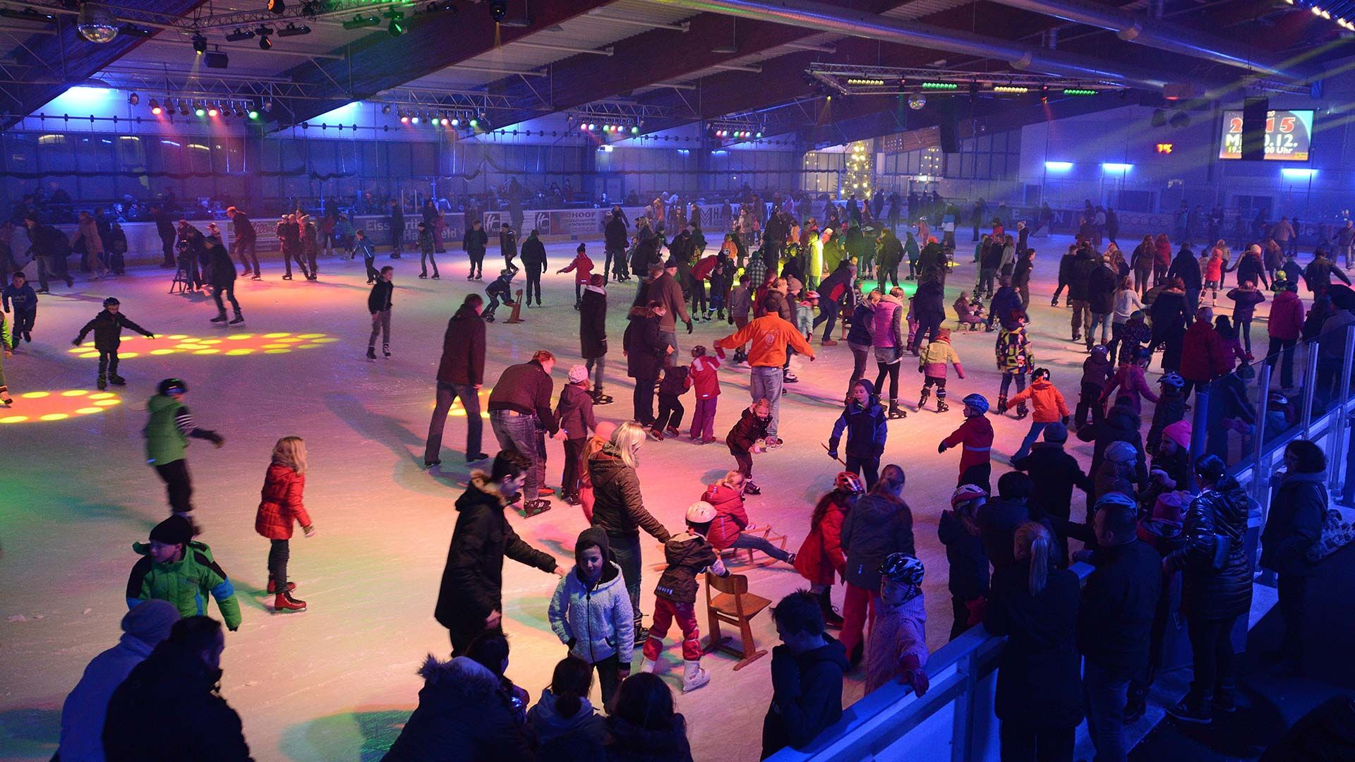 In der Eissporthalle Harsefeld startet wieder die Eislaufsaison. Foto: Martin Elsen