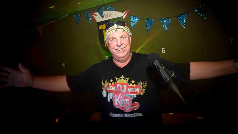 Kult-DJ Jürgen Brosda, der "DJ vom Kiez", kehrt nach langer Zeit wieder nach Harburg Stadt & Land zurück | Foto: Niels Kreller
