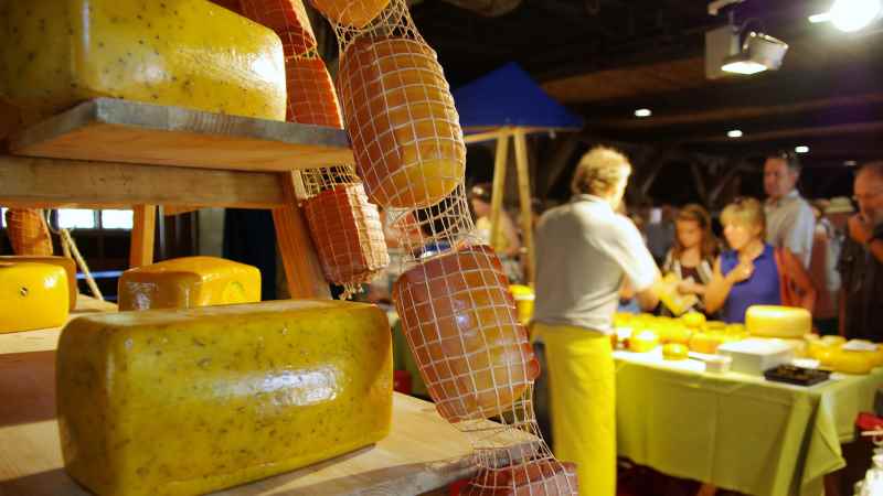 Der Käsemarkt lässt Feinschmeckers Herzen höher schlagen. | Foto: ein Der Käsemarkt lässt Feinschmeckers Herzen höher schlagen. | Foto: ein