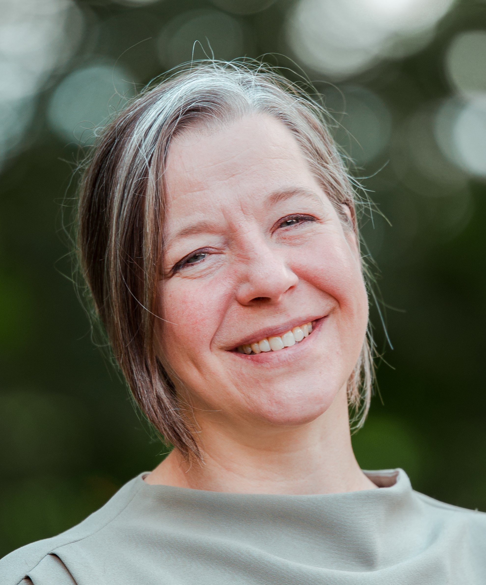 Marion Thishen-Hendess bietet Natur-Wanderungen durch die Heide. Foto: ein