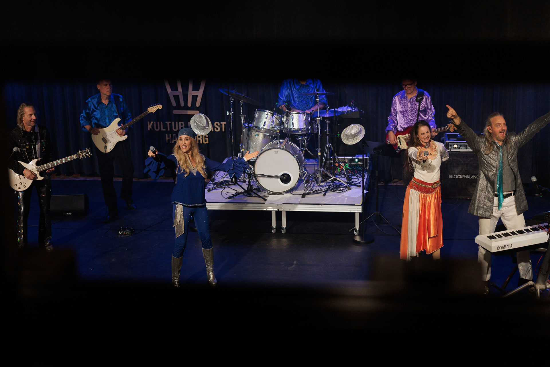 Die ABBA-Revival Band sorgte am Samstag für Hochstimmung. Foto: David Reineke