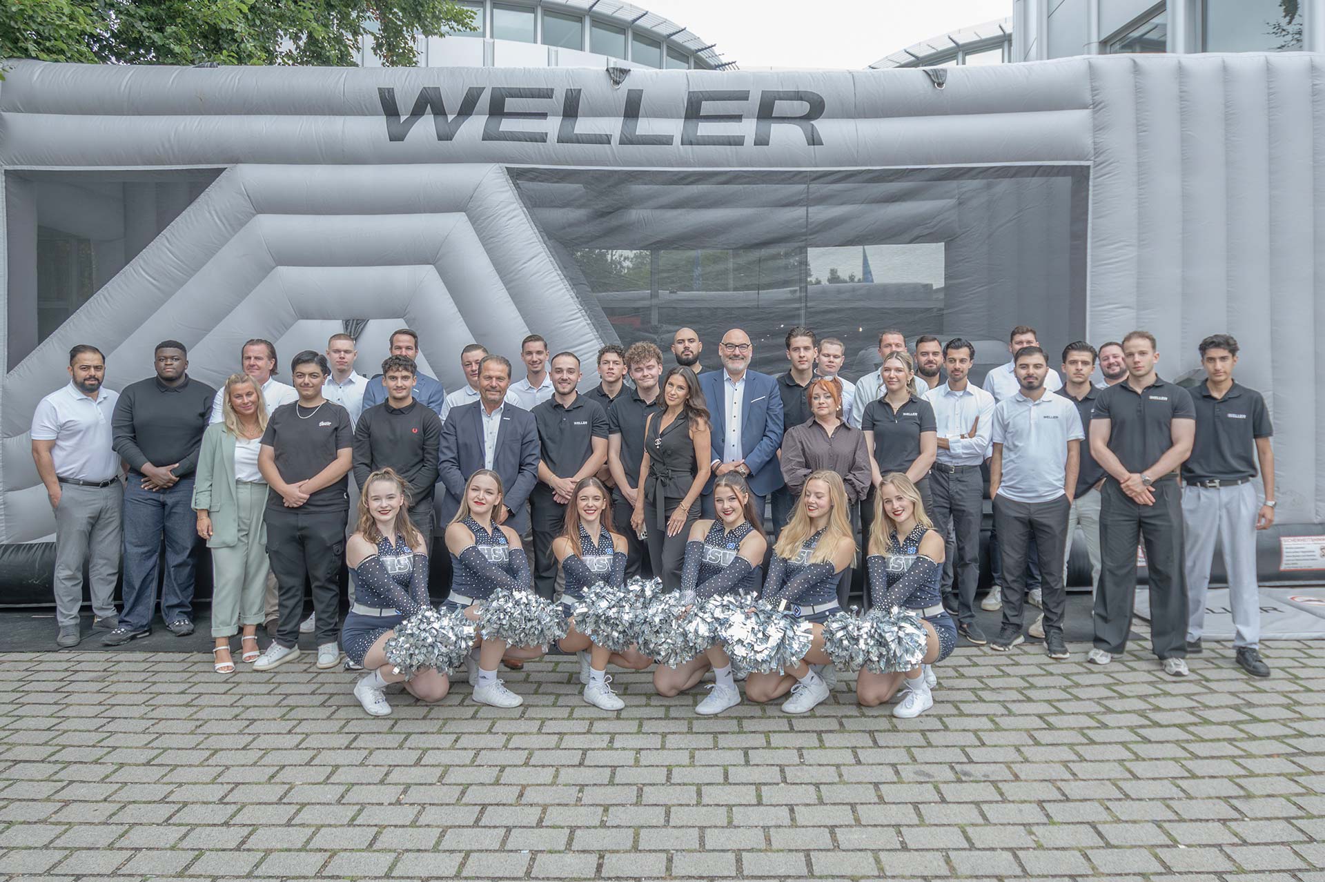 Das WELLER-Team freut sich über den gelungenen Tag. Foto: ein Das WELLER-Team freut sich über den gelungenen Tag. Foto: ein