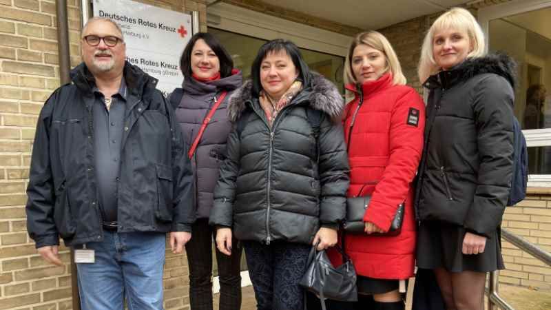 DRK-Vorstand Harald Krüger begrüßte die Gäste vom Weißrussischen Roten Kreuz in der Geschäftsstelle des Kreisverbands Hamburg-Harburg. | Foto: DRK-Kreisverband Hamburg-Harburg e.V.