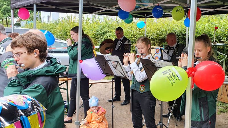 Viel los war beim hamburgweiten "Tag der Familie" auch beim SV Rönneburg. So sorgte der junge und motivierte Spielmannszug während des Familientages für den musikalischen Genuss. | Foto: ein