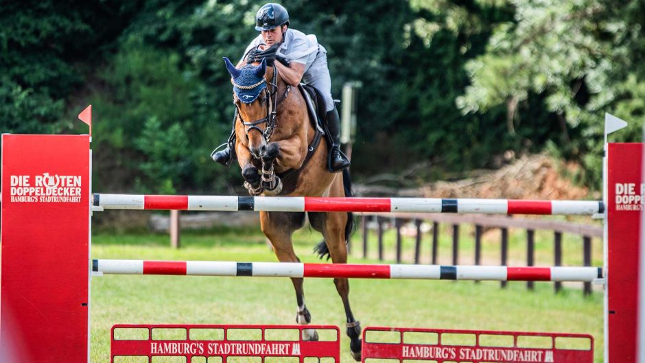 Beim Sommerturnier des Harburger Reitvereins vom 17. bis 19. Juli werden insgesamt 31 Dressur- und Springprüfungen ausgetragen. Foto: HRV