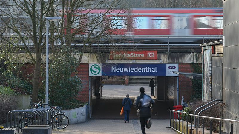 Am Montagmorgen wurde bei einem Raubüberfall an der S-Bahn Neuwiedenthal ein Kiosk-Angestellter verletzt (Symbolfoto). | Foto: Niels Kreller