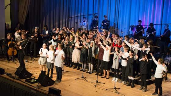 Die Goethe-Schule-Harburg (GSH) lädt zum Weihnachtskonzert in die Friedrich-Ebert-Halle. | Foto: Ulf Hellwig