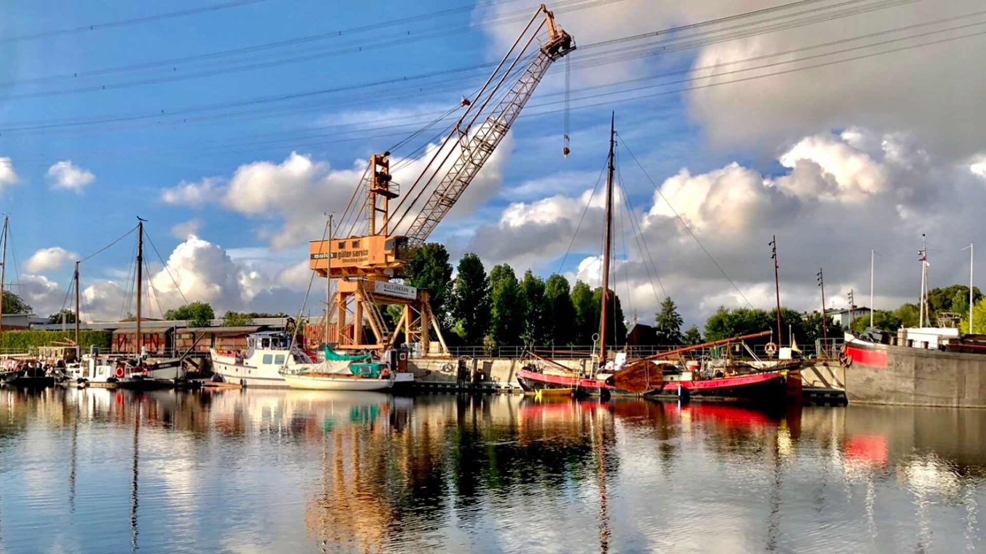 Der  Museumshafen Harburg lädt zum Tag des offenen Denkmals in den Binnenhafen ein. Foto: ein