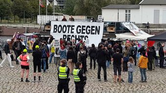 Am Sonnabend war die Aktion "Boote gegen Rechts" im Harburger Binnenhafen. Foto: gisbert vokrap