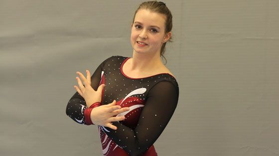 Kreiskunstturnmeisterin Merle Danisch, 21, gewann mit starken 53,75 Punkten den Kür-Vierkampf an den olympischen Turngeräten. Foto: TSV 08, | Foto. Matthias Büttner