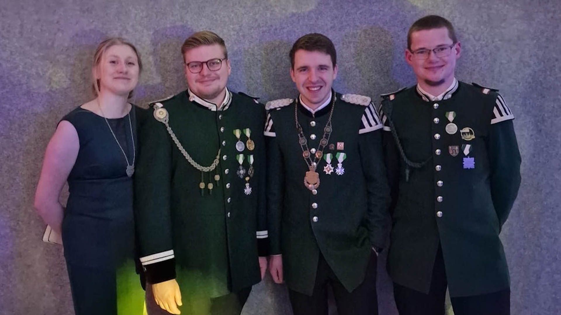 Die Vizekönigs-Crew des Tostedter Schützenvereins: Sophia Krohn (von links), Tim Heinze, Lars Peters und Elmar Putensen.|  Foto: Tostedter Schützenverein