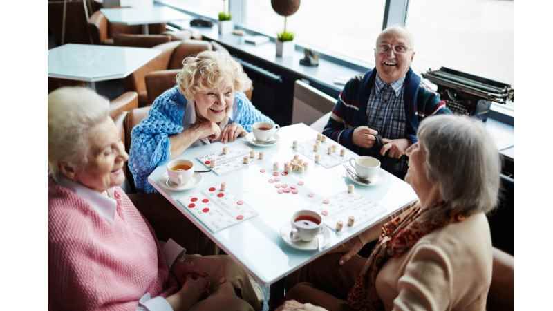 Auch im Seniorenkreis Neuwiedenthal wird Bingo in geselliger Runde gespielt. Wer ist bereit, hier ehrenamtlich zu unterstützen? | Foto: ein