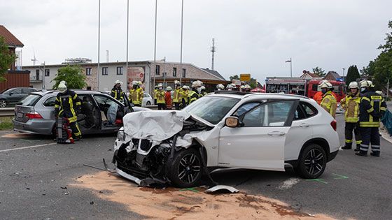 Am Samstag wurden bei einem Unfall auf der A39 sieben Menschen, davon fünf schwer, verletzt. | Foto: JOTO