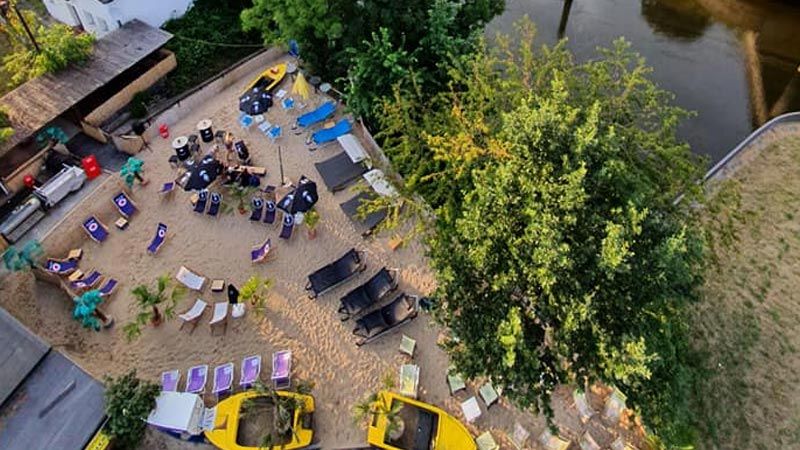 Am Sonntag dreht sich im Laguny Bay Beach Club in Harburg alles um die Hilfe für krebskranke Kinder. | Foto: ein