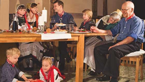 Die Weihnachtskonzerte der Finkwarder Speeldeel stehen unter dem Titel  „Advent an de Waterkant“. | Foto: Finkwarder Speeldeel