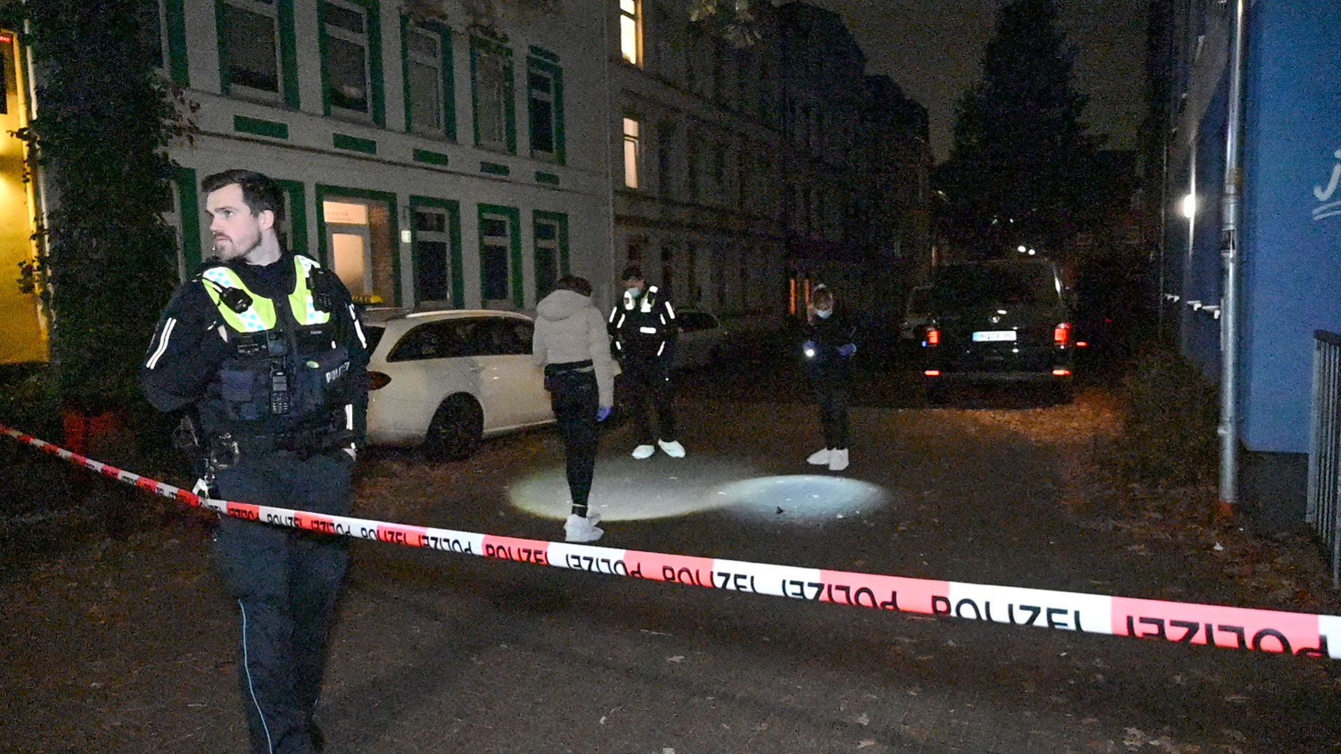 Doe Polizei sicherte die Spuren am Tatort. | Foto: Lenthe-Medien