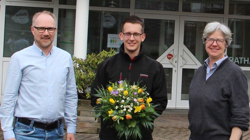 Seevetals Bürgermeisterin Emily Weede mit Björn Krusch und Lars Griese von der Gemeinde Seevetal. | Foto: ein