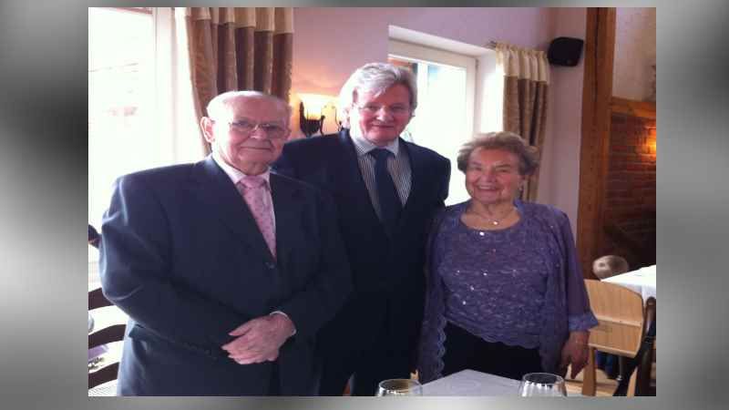 Arno Rehder bei der Feier der Diamantenen Hochzeit mit seiner Frau Hilde im Hofcafé Löscher. | Foto: ein