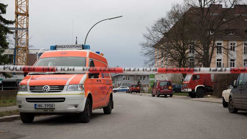 Die Gegend um die Fundstelle wurde abgesperrt und zwei WOhnhäuser evakuiert. | Foto: Stephan Leonhard