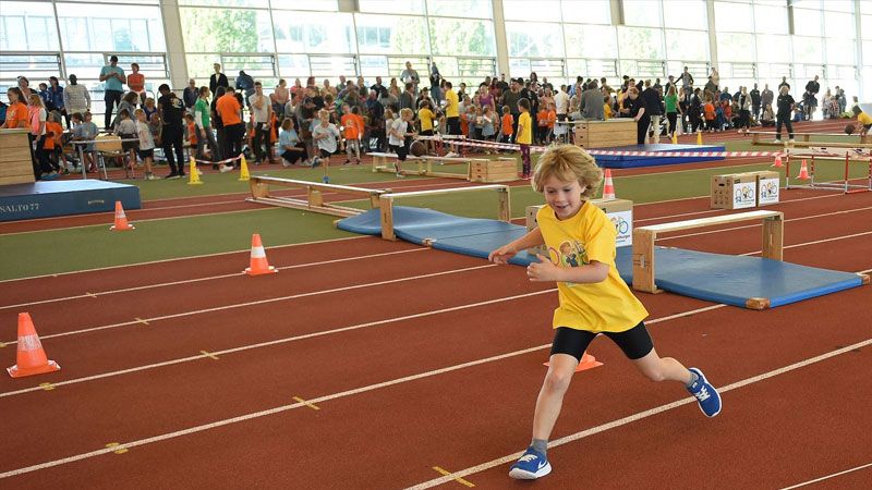 Auf der Sportanlage Opferberg bei der Hausbruch-Neugrabener Turnerschaft (HNT) findet die nunmehr 15. Hamburger Kinder-Olympiade statt. | Foto: ein