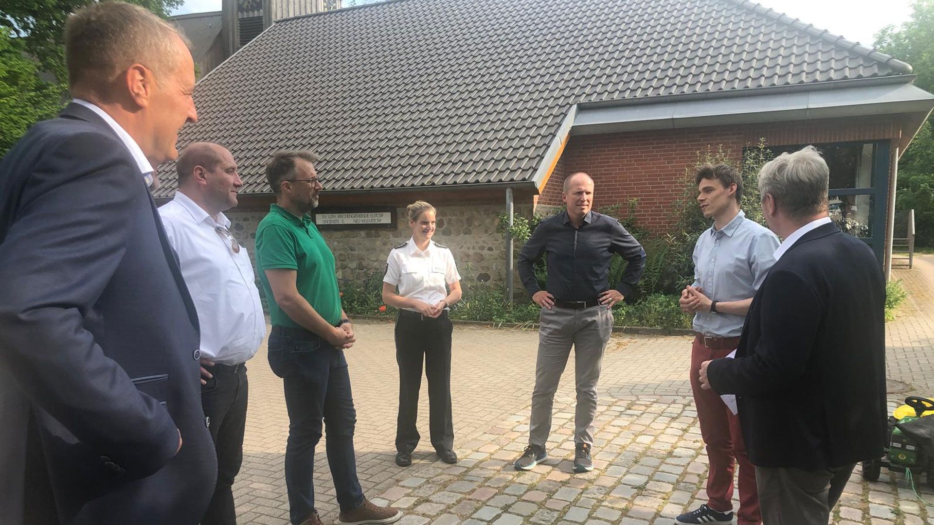 Die "Streithähne" versammelten sich zur Elstorfer Hühnerprobe. | Foto: Brigitte Kapp