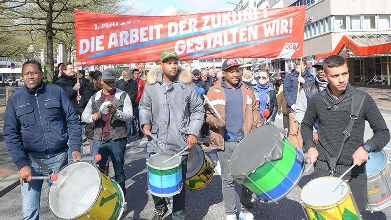 „Solidarität – Vielfalt – Gerechtigkeit“ ist das diesjährige Motto der Maidemonstrationen des DGB auch in Harburg. | Foto: Niels Kreller