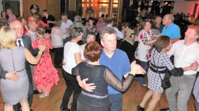 "Tanz in den Mai" mit DJ Günther im Heidenauer Hof. | Foto: ein