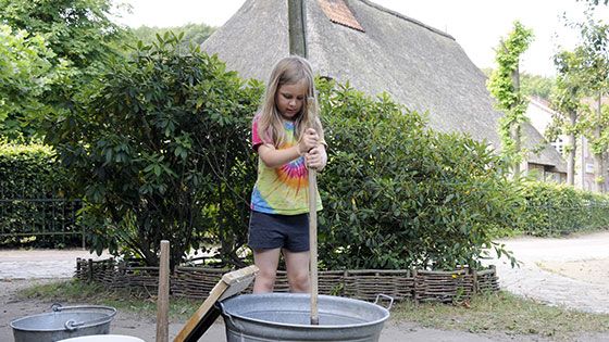 In den großen Ferien bietet das Freilichtmuseum am Kiekeberg in Ehestorf Kindern ab vier Jahren neun Wochen Sommerspaß. | Foto: FLMK