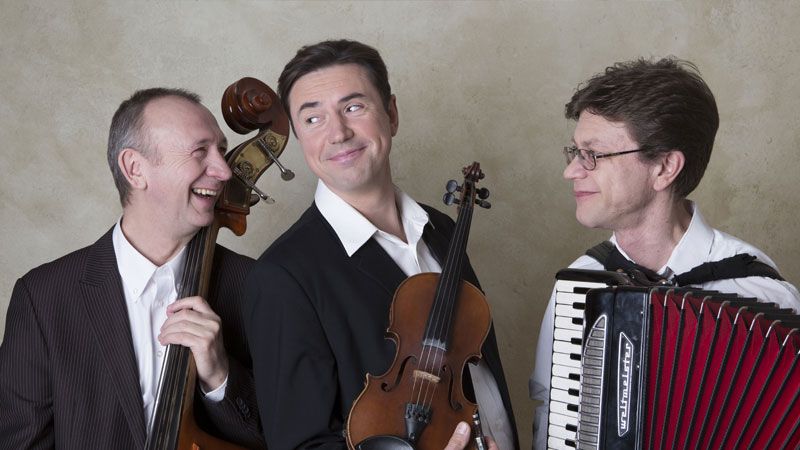 Die bekannte ukrainische Gruppe "Trio Scho" kommt zu einem Benefiz-Konzert für die Flüchtlinge aus der Ukraine an die Wassermühle Karoxbostel. | Foto: Dagmar Morath