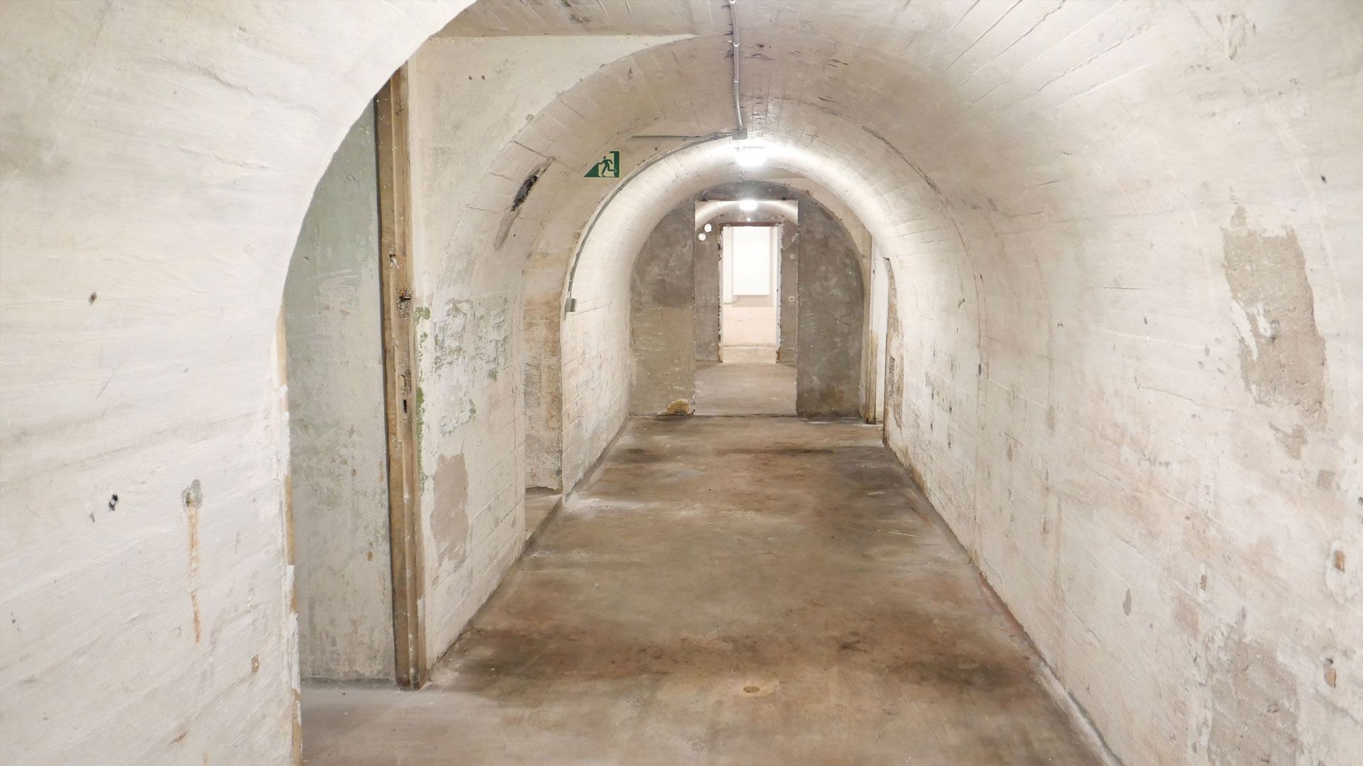 Der Röhrenbunker im Harburger Binnenhafen kann besichtigt werden. | Foto: ein