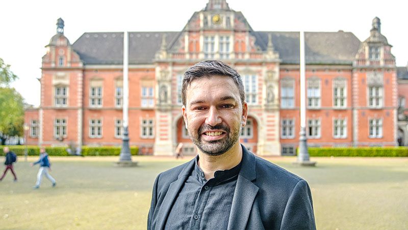 Der ehemalige SPD-Bürgerschaftsabgeordnete Sami Musa aus Harburg ist jetzt bei der FDP. | Foto: Niels Kreller