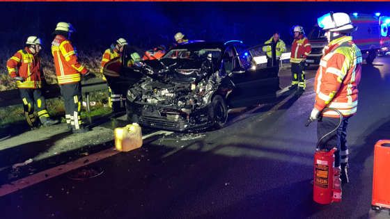 Dieser schwere Unfall auf der A 39 bei Maschen forderte drei teils Schwerverletzte. | Foto: ein
