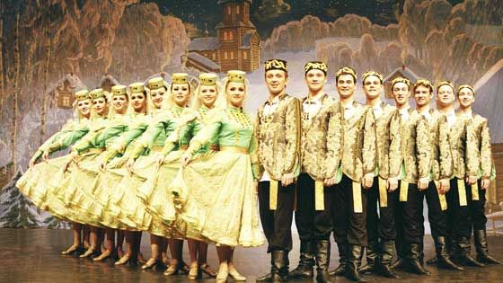 Die Russische Weihnachtsrevue des Ensembles Ivushka ist eine kulturelle, bunte, fröhliche, folkloristische und spannende Reise durch das alte Russland. | Foto: Konzertbüro Schönherr