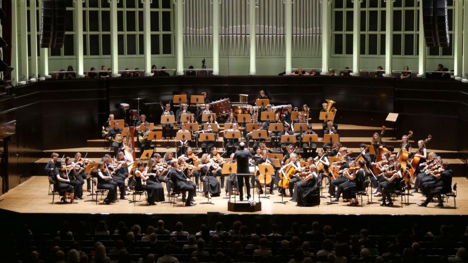 Das Landesjugendsinfonieorchester Bremen mit rund 80 jungen Musikerinnen und Musikern will die Besucher der Jubiläumsveranstaltung am Freitag, 14. August, ab 20 Uhr auf dem Schützenplatz in Trelde begeistern. Foto: ein