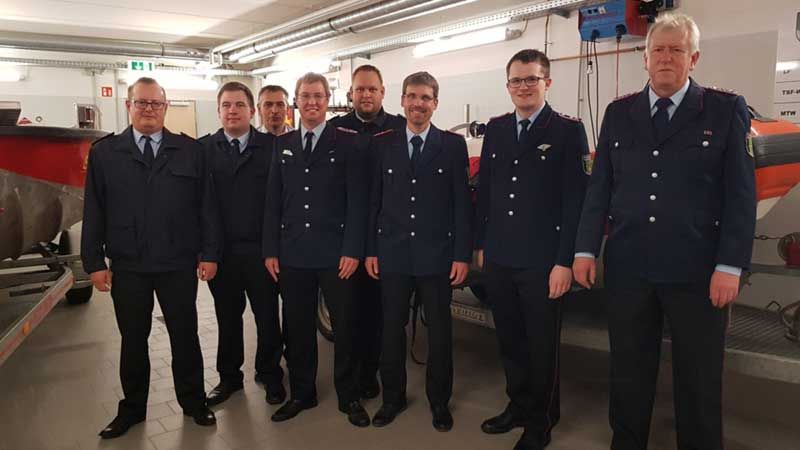 Über ihre Bestätigung freuen sich Matthias Köhlbrandt (von links), Markus Neuse, Dieter Kröger, Sascha Wille, Timo Arndt, Jan Thorns, Timo Klask und Olaf Schmerling. Foto: Mathias Schwab