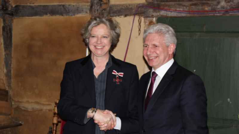 Die Mühlenretterin von Karoxbostel Emily Weede und Landrat Rainer Rempe. | Foto: ein