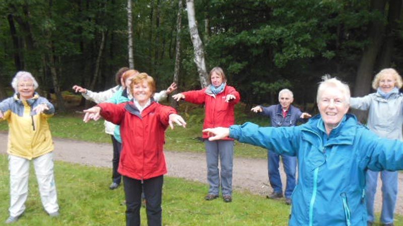 Die Wanderfreunde Hamburg haben sich etwas besonderes zum Tag des Wanderns einfallen lassen: Eine Gesundheitswanderung in der Haake und im Eißendorfer Forst, eine Kombination aus Wandern in gemäßigtem Tempo mit Übungen zur Kräftigung und Entspannung. | Foto: ein