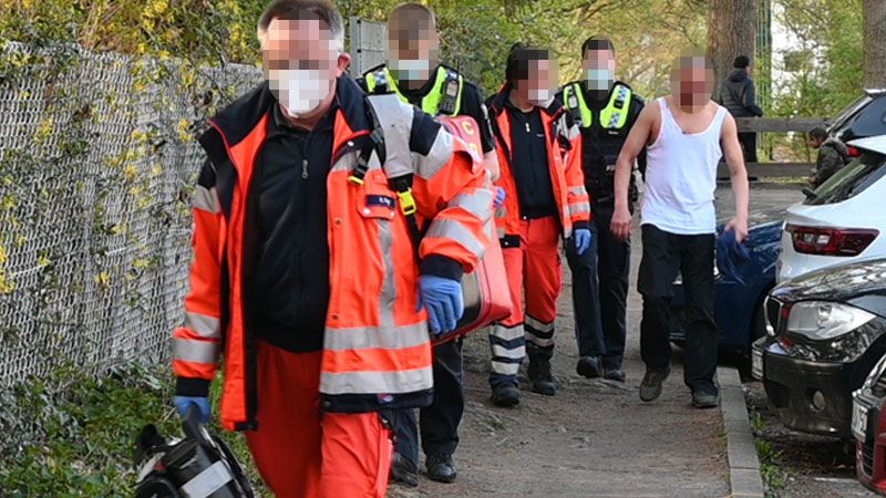 Ein Mann musste nach nach der Schlägerei mit einer Platzwunde ins Krankanhaus gebracht werden. | Foto: HamburgNews