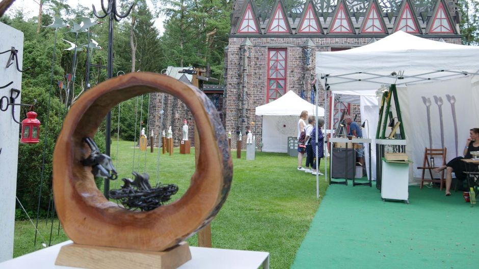 Beim zweitägigen Kunsthandwerkermarkt präsentieren regionale und überregionale Künstler ihre Werke und Kunsthandwerksarbeiten im Museums Kunststätte Bossard. Foto: ein
