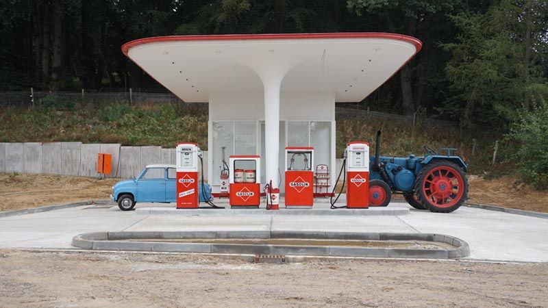 Am 15. September wird die Tankstelle aus den 1950er-Jahren im Frelichtmuseum am Kiekeberg eröffnet. | Foto: FLMK