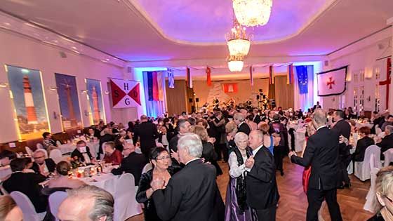 Zum Internationalen Ball der Seefahrt lädt die Marinekameradschaft Harburg ins Privathotel Lindtner ein. | Foto: Niels Kreller