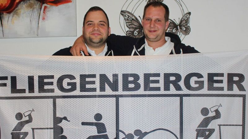 Faslamsvadder Sven Wilkens (rechts) und Faslamsmudder Thorsten Stäcker freuen sich auf den Fliegenberger Faslam. | Foto: Ralf Koenecke