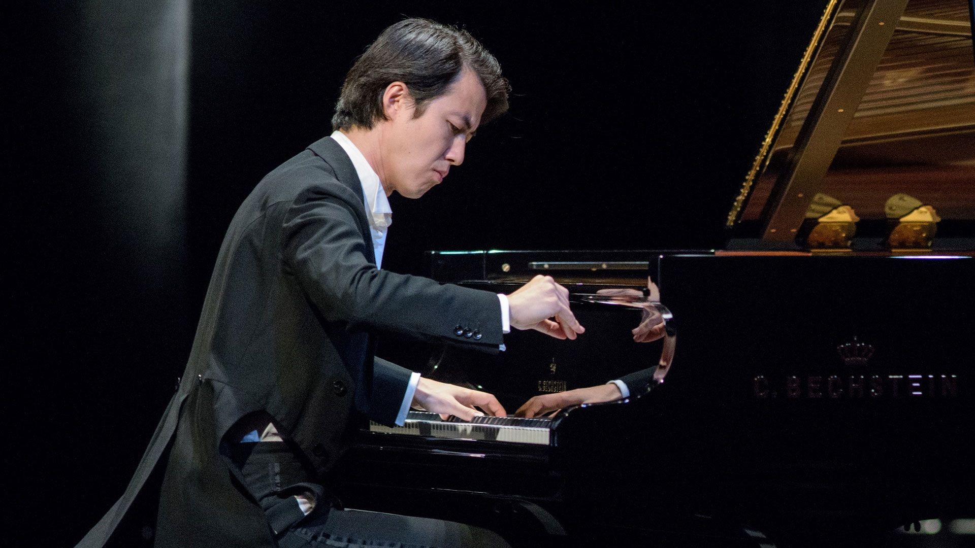 Star-Pianist Haiou Zhang verzauberte die Gäste im Harburger Theater  bei seinem Auftritt im Rahmen des International Music Festivals. | Foto: IMF / Jürgens