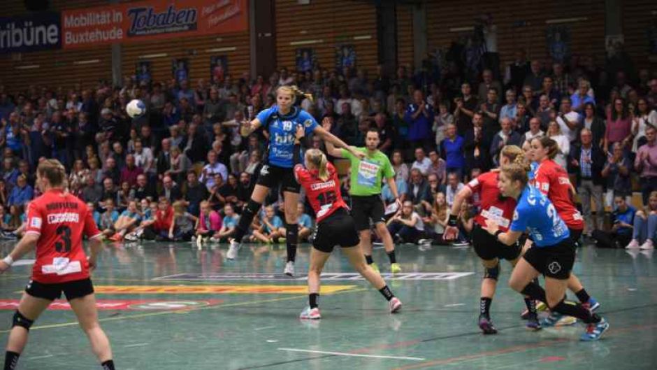 Jessica Oldenburg und der Buxtehuder SV wollen sich im EHF-Cup gegen Viborg Hk wenig Fehler im Angriff erlauben. | Foto: ein