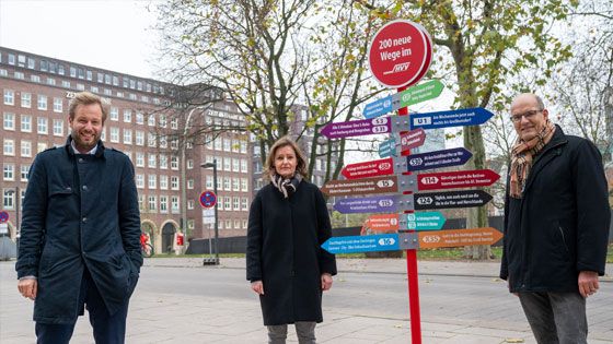 Gute Laune bei der Vorstellung der dritten Angebotsoffensive des HVV: Anjes Tjarks (von links), Yvonne Behrens und Dietrich Hartmann. | Foto: HVV