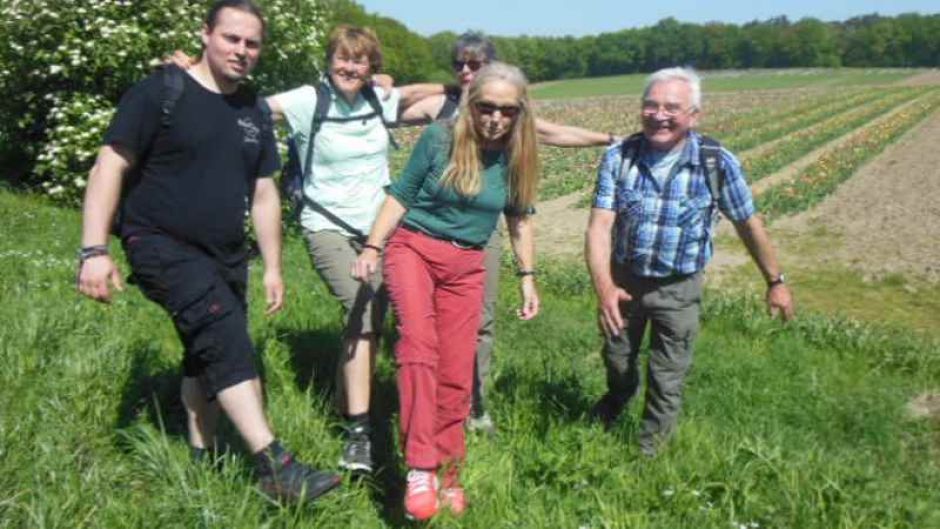 Übungen in der Natur- das ist Gesundheitswandern. | Foto: ein