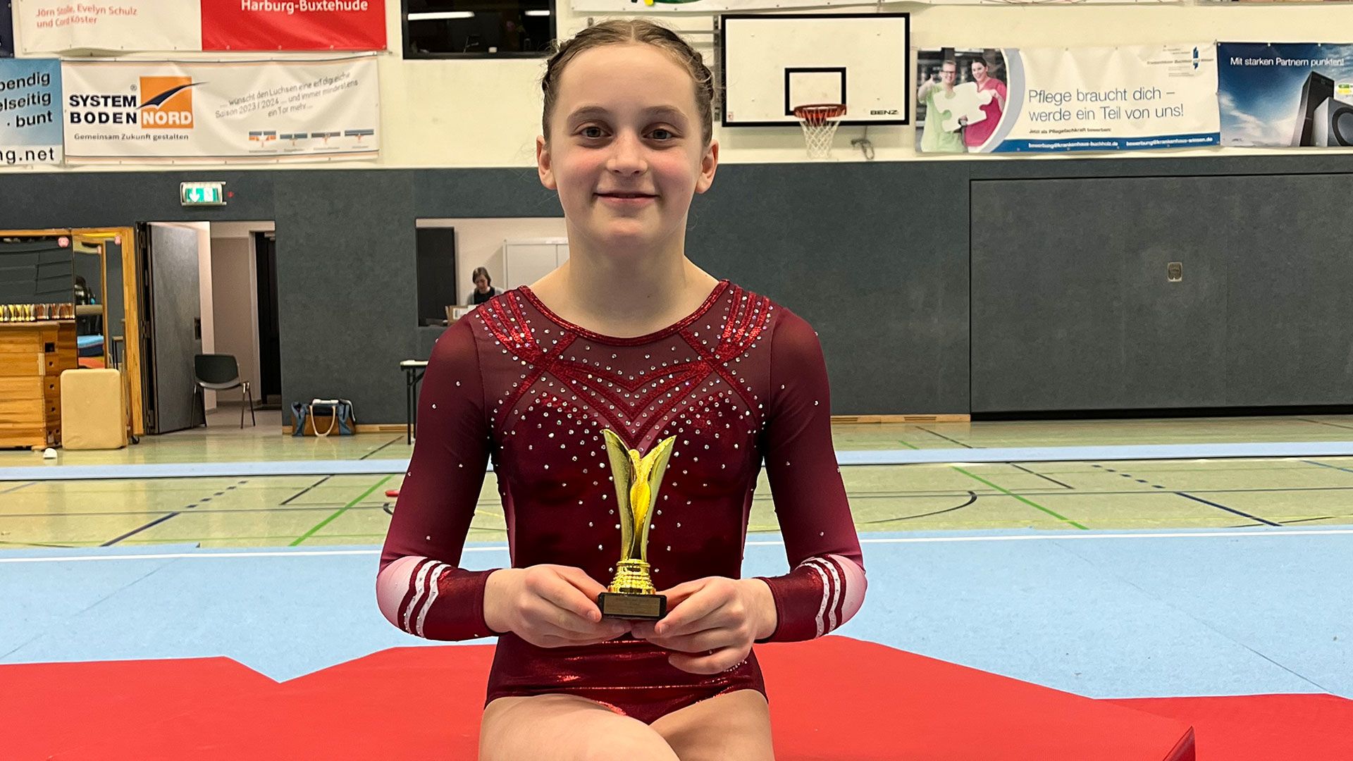Die 13-jährige Laura Claessen gehörte bei den Kreismeisterschaften zu den erfolgreichsten Turnerinnen und ist auch beim Bezirksfinale am 7. April in der NordHeideHalle eine der Favoritentinnen. | Foto: Thai Lu Tran