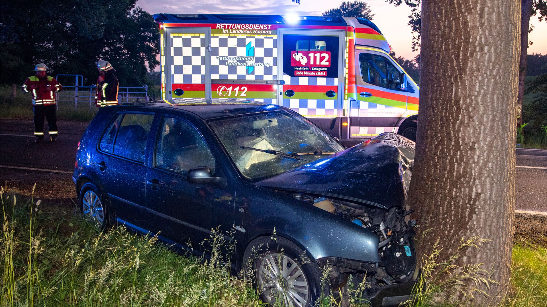 Fünf teils Schwerverletzte gab es bei diesem Autounfall in Hanstedt. | Foto: JOTO
