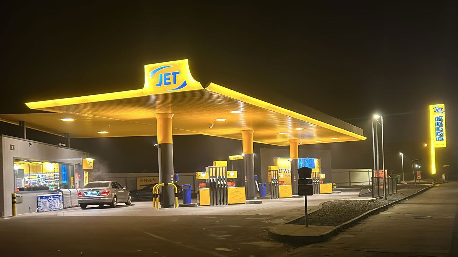 Die Jet-Tankstelle in Neu Wulmstorf wurde gestern Abend überfallen. | Foto: Lenthe-Medien