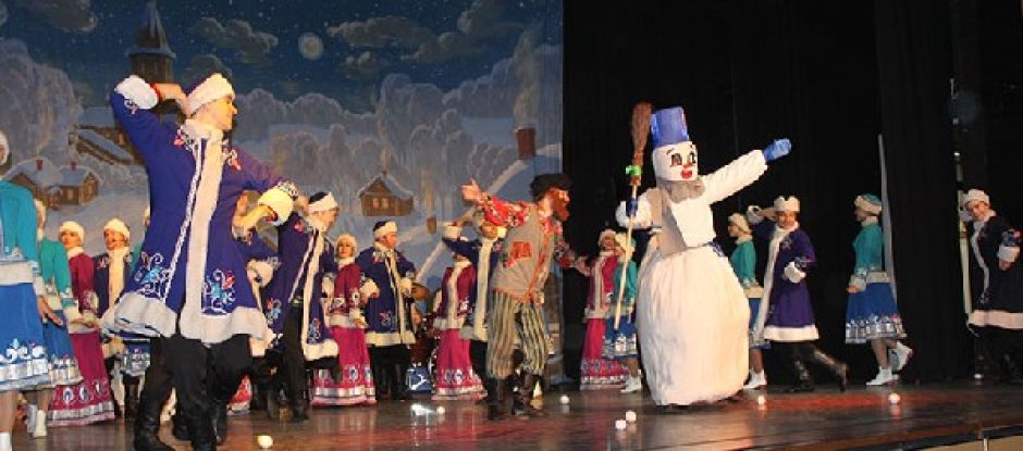 Von "Kalinka" bis "Stille Nacht" - "Ivushka"-Ensemble begeistert Publikum in der "Burg Seevetal" in Hittfeld | Foto: Wolfgang Gnädig | besser im blick - Deine Online-Zeitung mit Fotos, Pics, Events, Termine, Party, Pics, Artikeln, Berichten, Tipps, Gutscheinen für Harburg (Hamburg) Stadt und Land